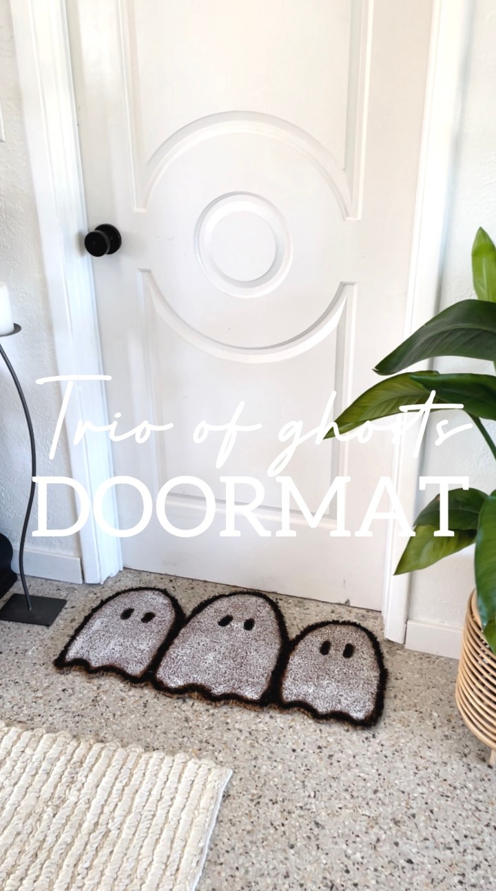 DIY Ghost Doormat for just&nbsp;$10!