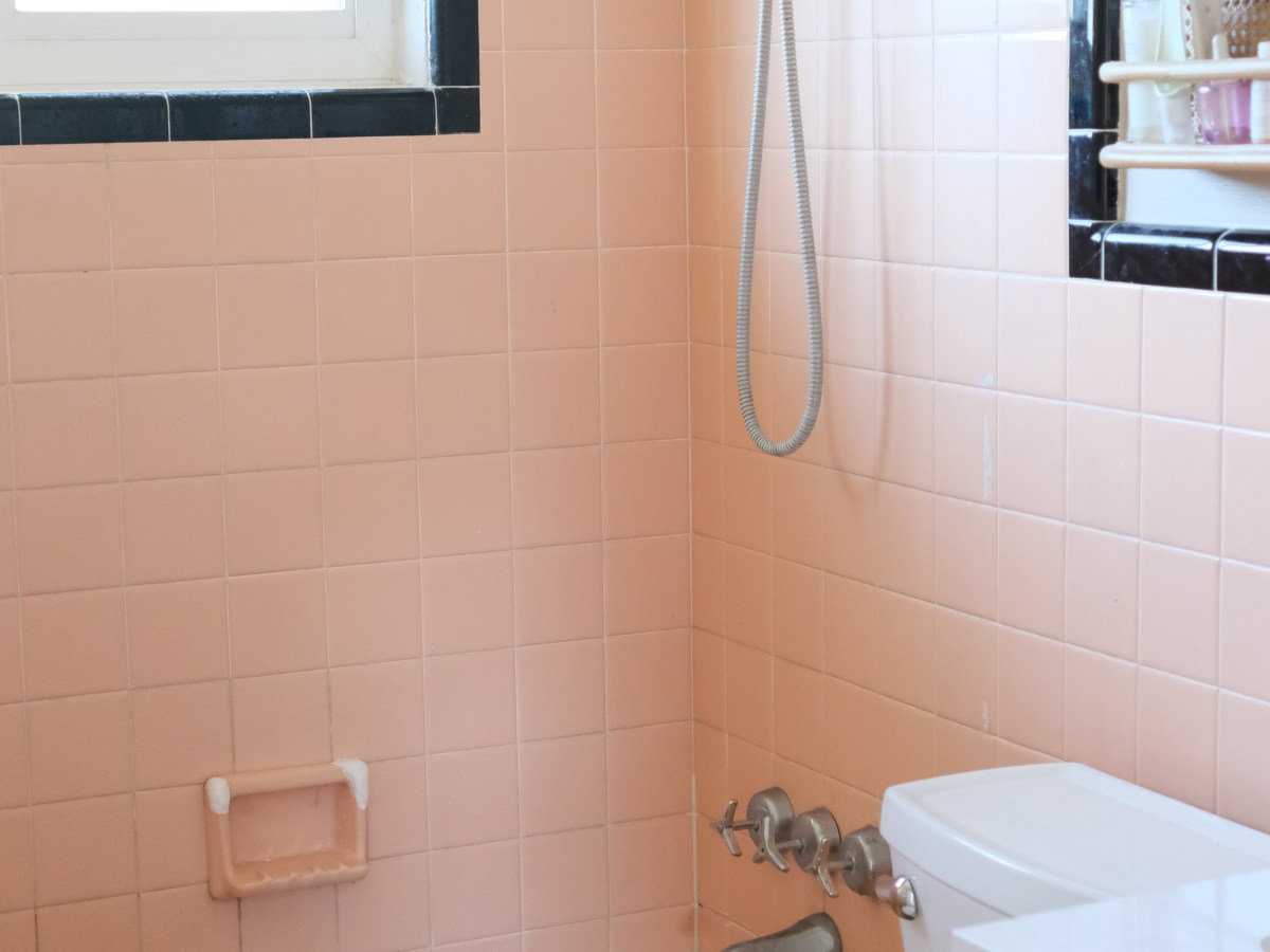 No Demo Reno Bathroom Plans (Save Pink&nbsp;Bathrooms!)
